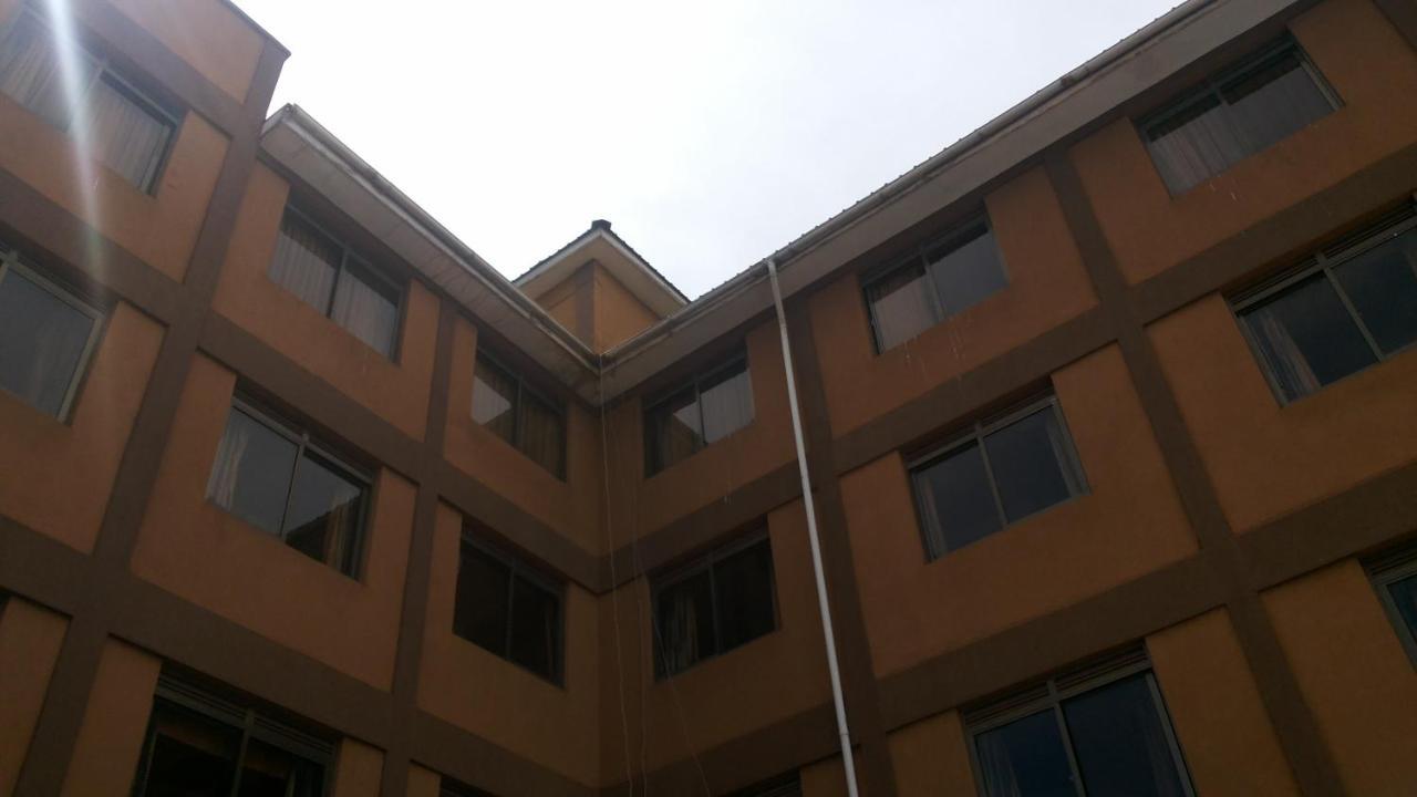Palema Crown Hotel Gulu Esterno foto
