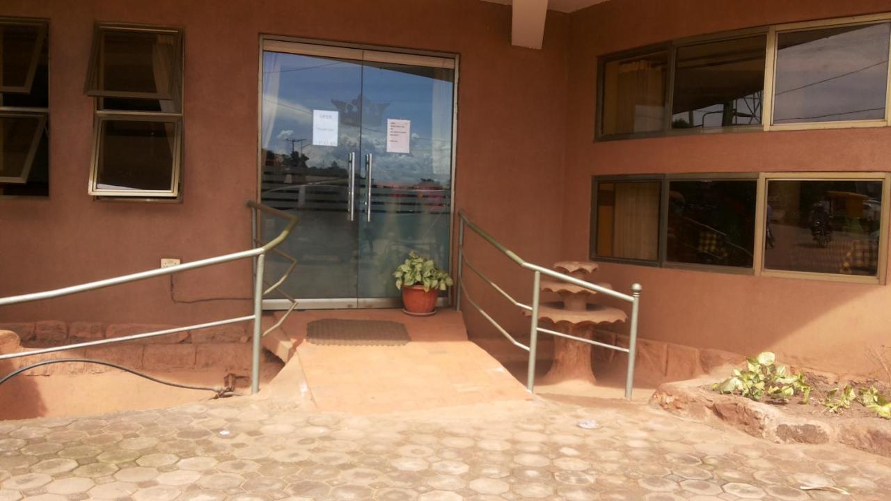 Palema Crown Hotel Gulu Esterno foto