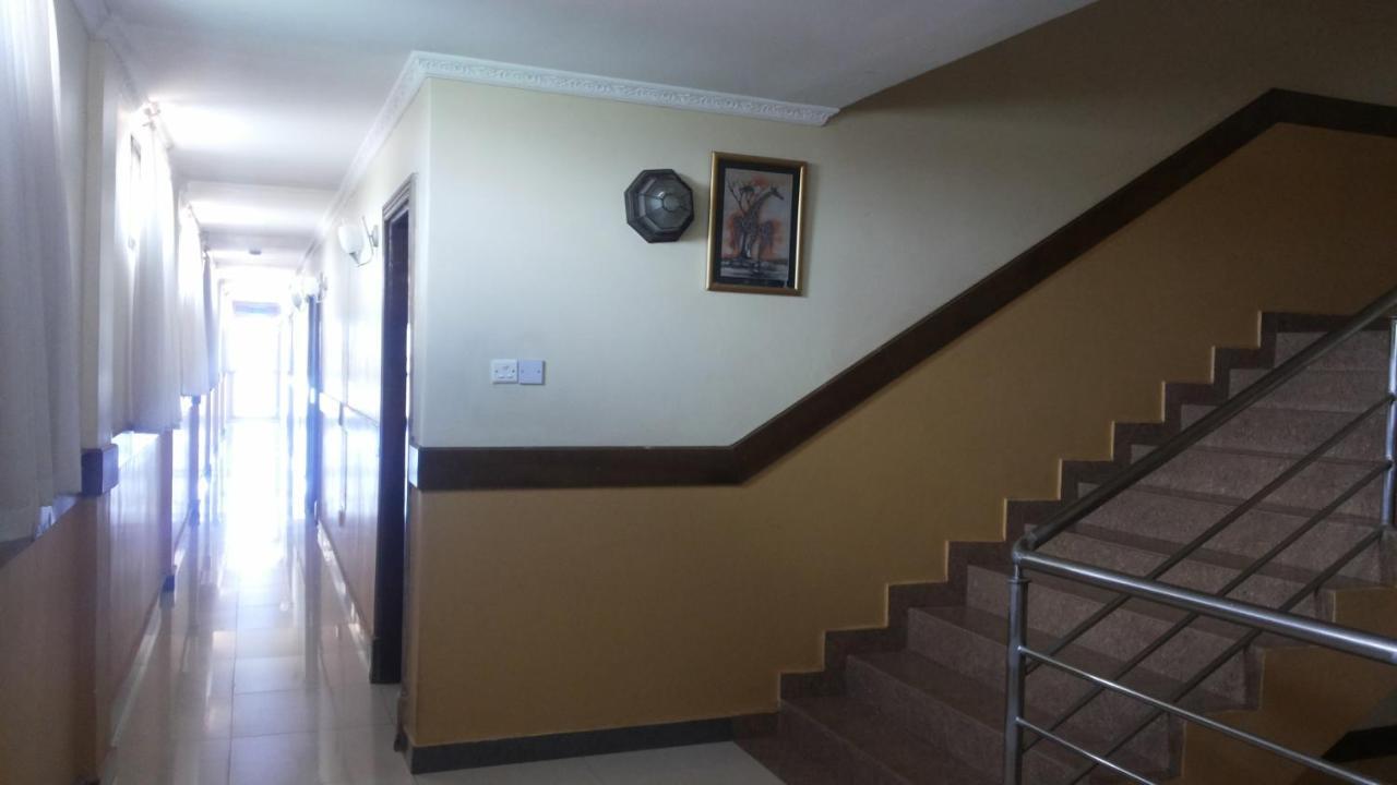 Palema Crown Hotel Gulu Esterno foto